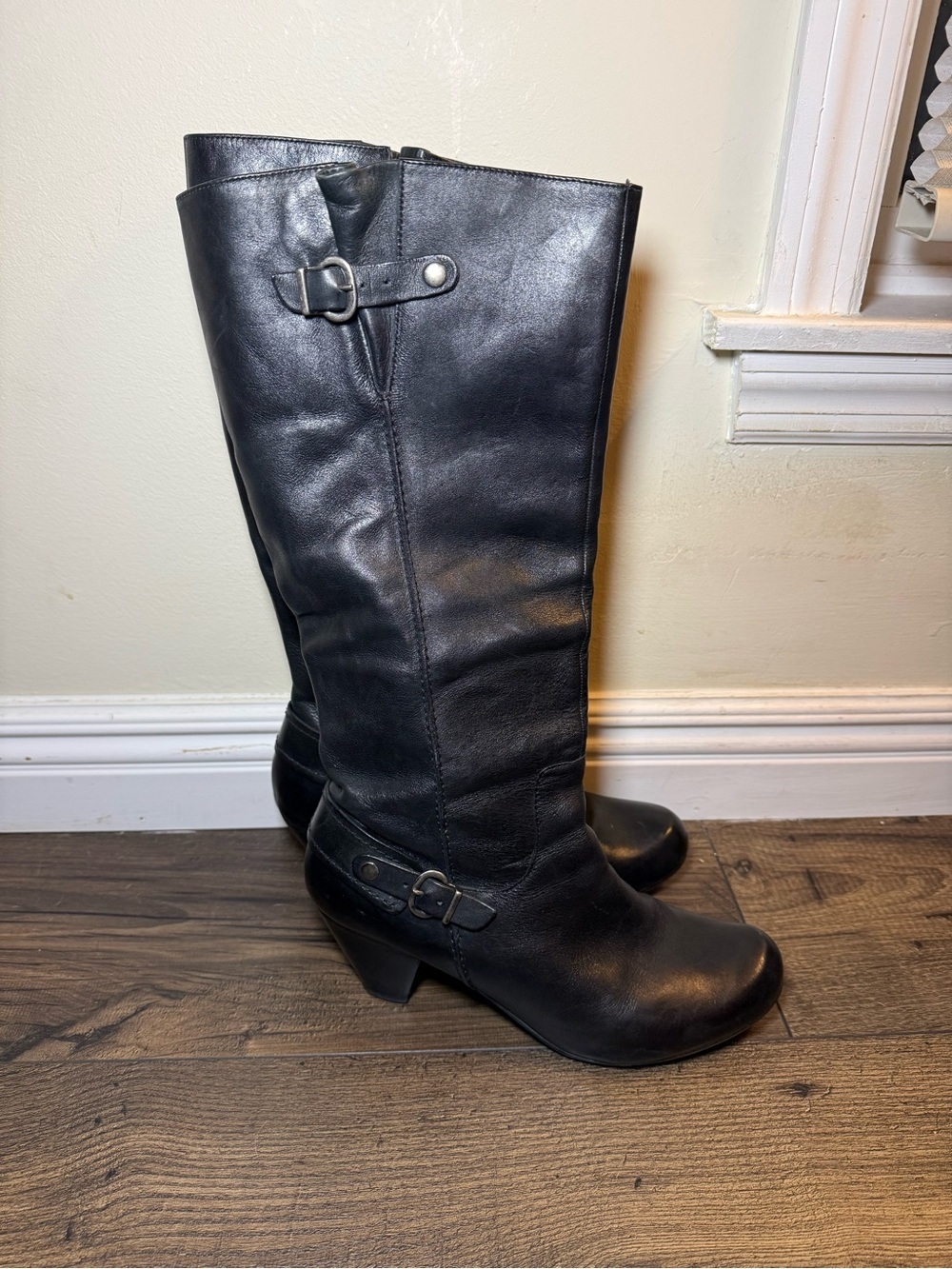 Matisse Footwear Black Leather Tall Zip Heeled Boots Size 11M Heel 3"
